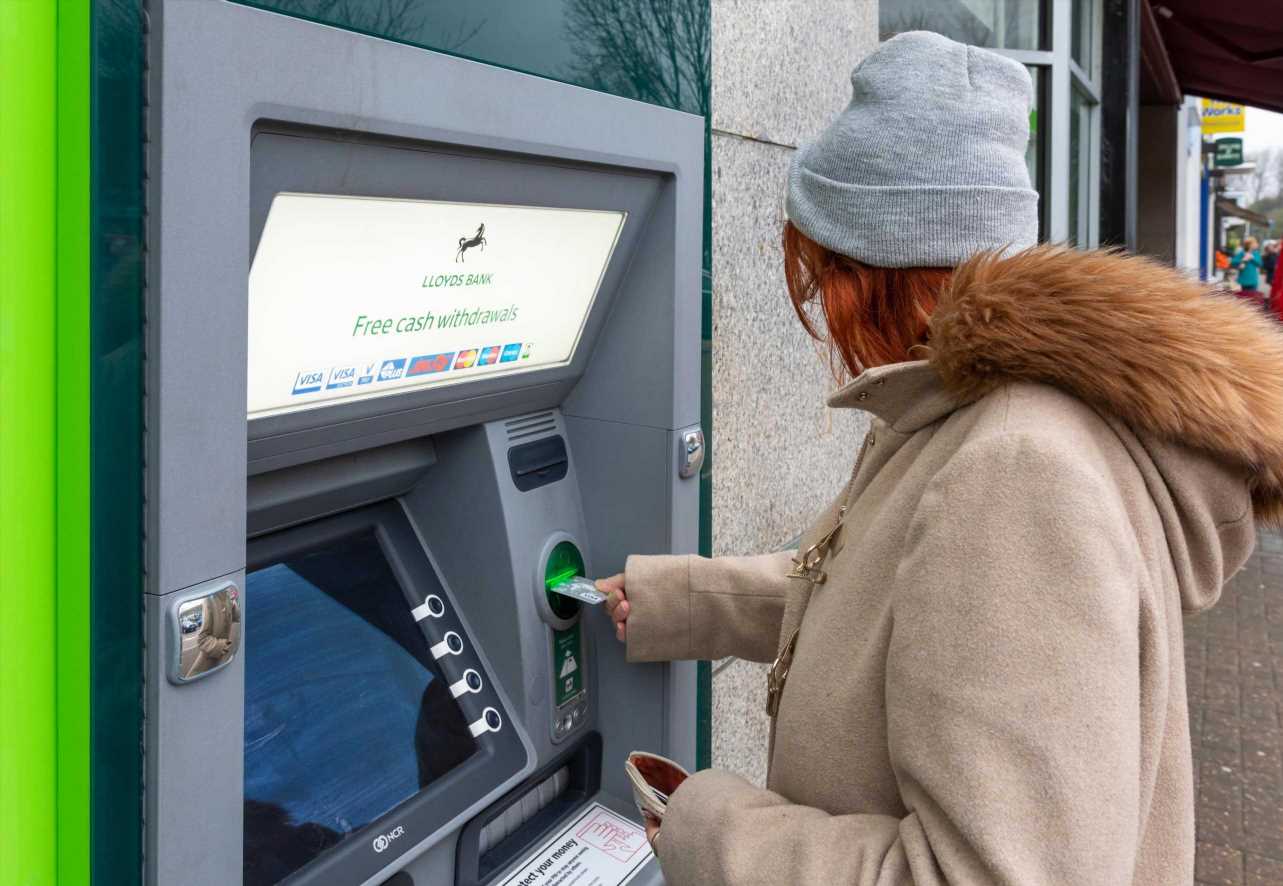 how-much-can-you-withdraw-from-an-atm-maximum-cash-withdrawals-for-uk