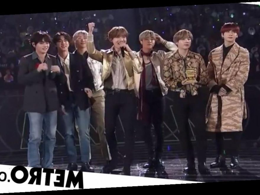Bts Dominate Mama 2019 As K Pop Kings Win Artist Of The Year And