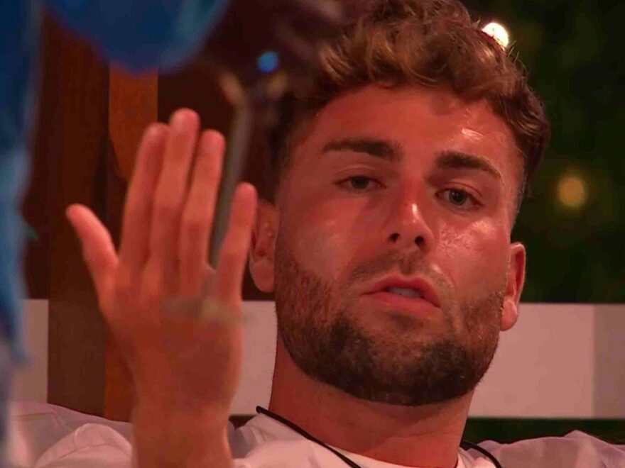Love Island fans beg producers to step in after spotting ‘worrying red